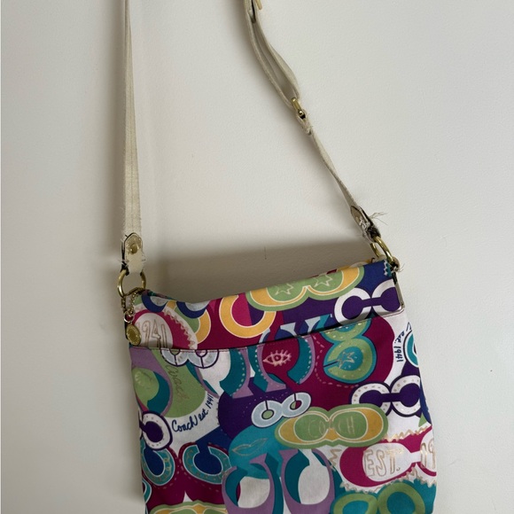 Colorful Patterned Shoulder Bag - Picture 1 of 10